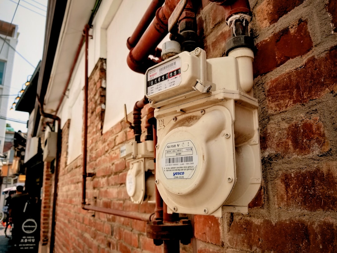 Smart meter IoT untuk monitoring energi HVAC